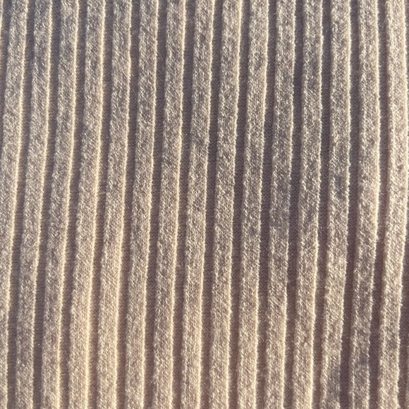 Forever 21: Long sleeved shirt, puffed sleeves - Picture 3 of 3